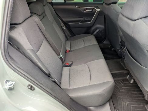 Used 2019 Toyota RAV4 XLE w/ Convenience Package FWD image 27