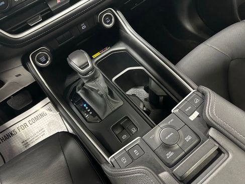 Used 2025 Toyota Grand Highlander AWD image 41