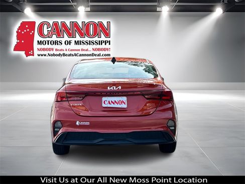 Used 2024 Kia Forte LXS w/ LXS Technology Package image 4