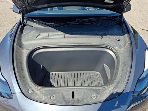 Used 2023 Tesla Model Y Long Range AWD/4WD image 31