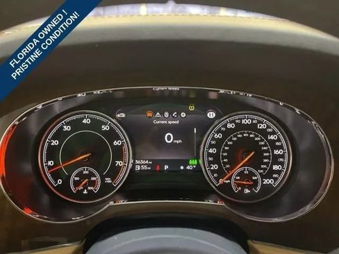 Used 2018 Bentley Bentayga AWD/4WD image 19