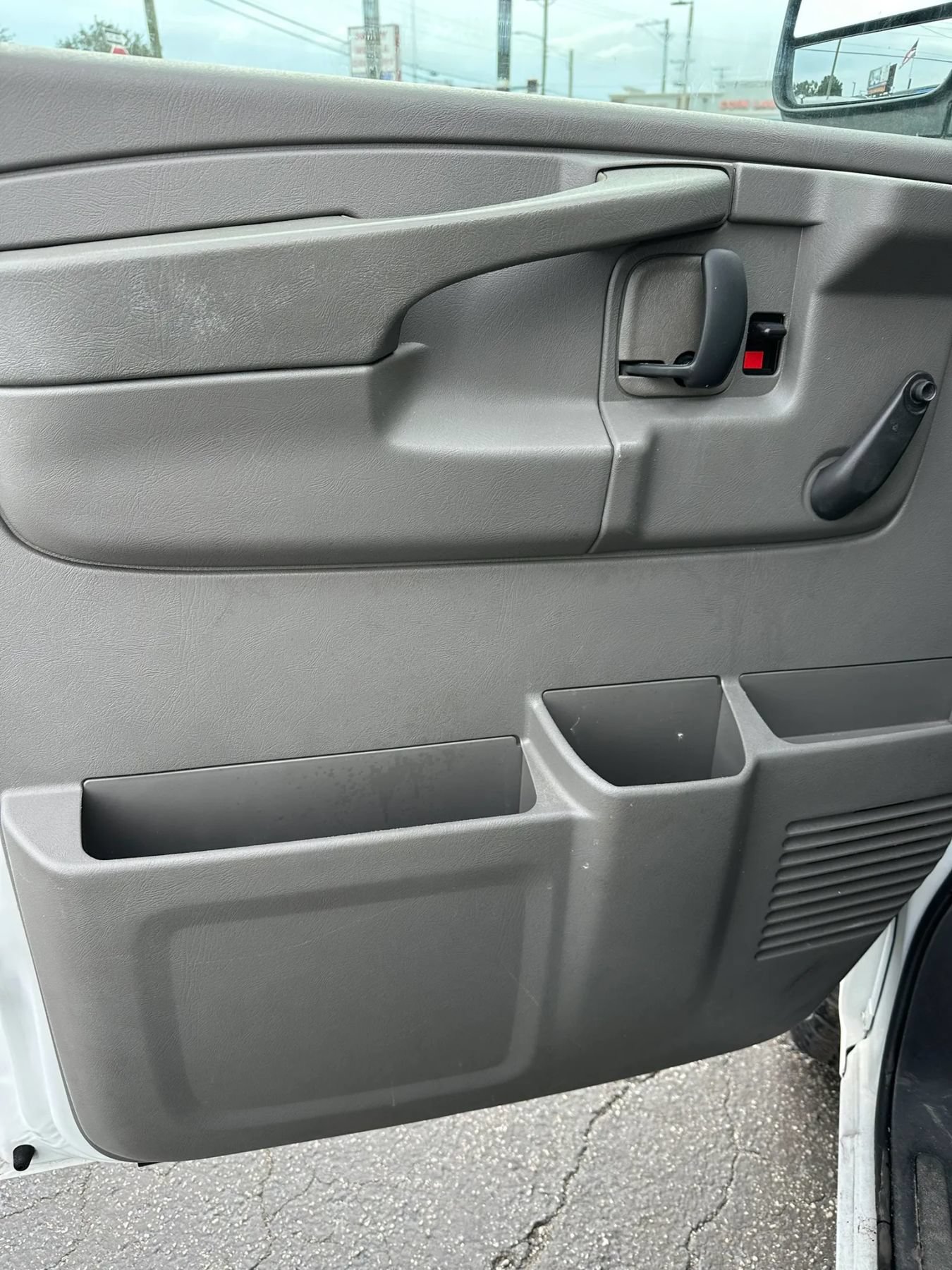 Used 2012 Chevrolet Express 2500 RWD image 8