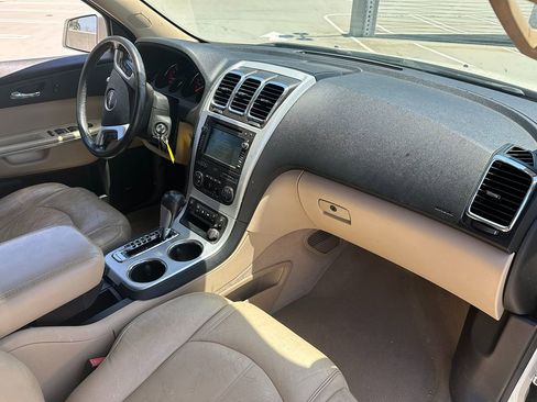 Used 2011 GMC Acadia SLT image 9