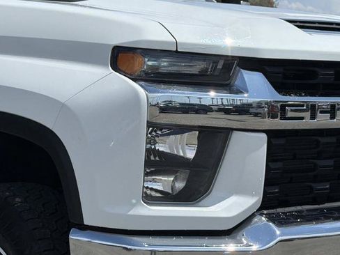 Used 2021 Chevrolet Silverado 2500 LT w/ Fleet Comfort Package AWD/4WD image 5