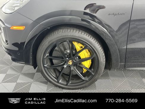 Used 2022 Porsche Cayenne Turbo S image 10