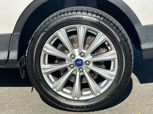 Used 2017 Ford Escape Titanium image 37