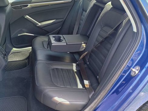 Used 2016 Volkswagen Passat 1.8T FWD image 18