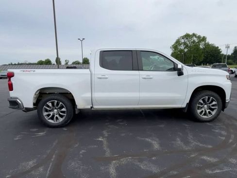 Used 2022 Chevrolet Silverado 1500 LT AWD/4WD image 9