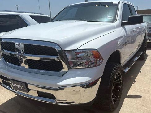 Used 2017 RAM 1500 Classic SLT RWD image 2