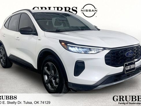 Used 2025 Ford Escape ST-Line w/ Tech Pack #1 FWD image 1
