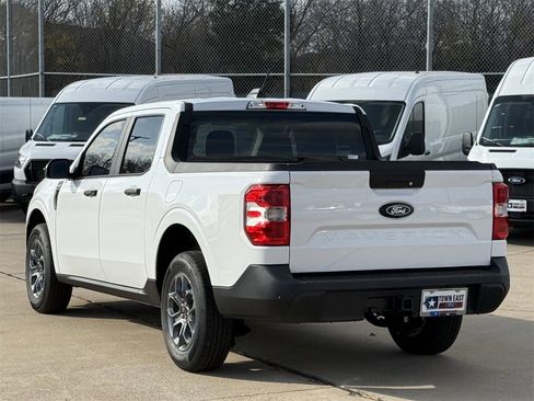 New 2025 Ford Maverick XLT image 32