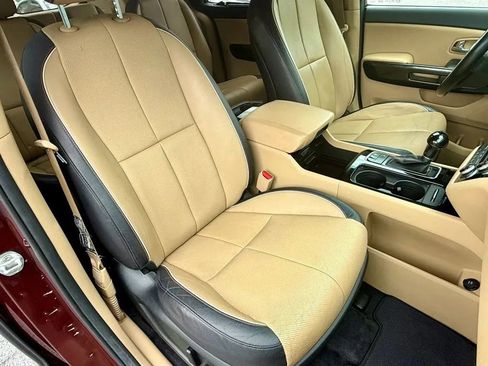 Used 2015 Kia Sedona SX FWD image 18