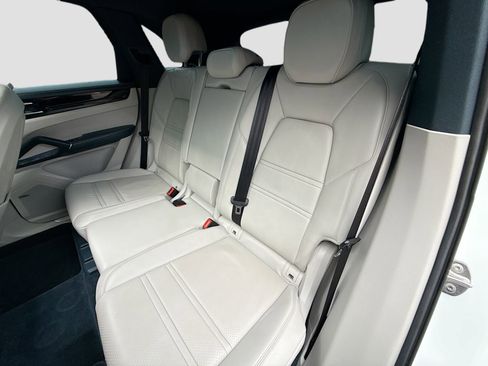 Used 2019 Porsche Cayenne S image 26