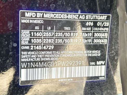 Used 2023 Mercedes-Benz GLB 250 image 2