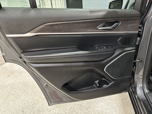 Used 2021 Jeep Grand Cherokee L Limited w/ Trailer Tow Group (B) image 17