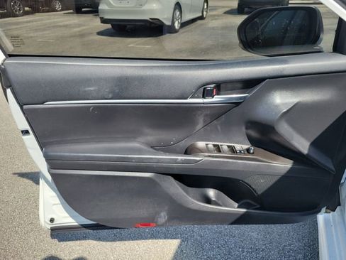 Used 2023 Toyota Camry SE image 12