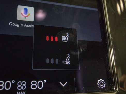 Used 2023 Volvo XC60 B5 Ultimate w/ Climate Package image 25