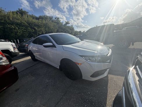 Used 2019 Honda Civic Sport image 3