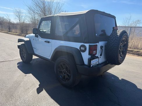 Used 2016 Jeep Wrangler Sport image 7