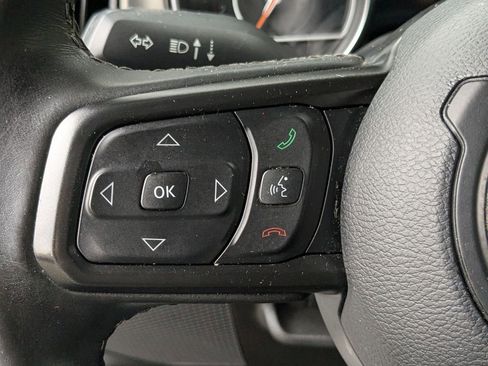 Used 2022 Jeep Gladiator Willys image 16