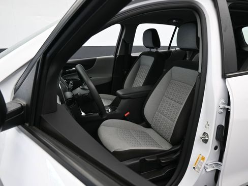 Used 2024 Chevrolet Equinox LS w/ Sport Edition image 10