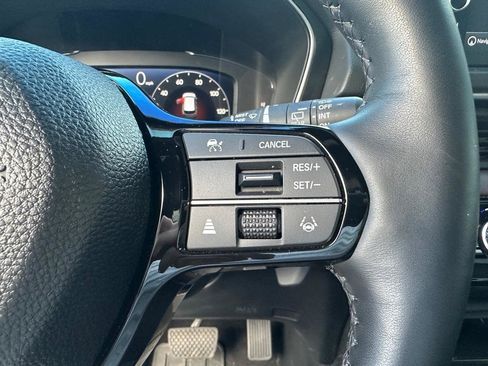 Used 2025 Honda Pilot Elite image 18