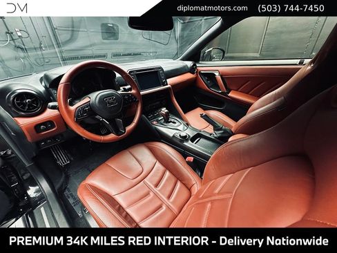 Used 2018 Nissan GT-R Premium w/ Premium Interior Package AWD/4WD image 17