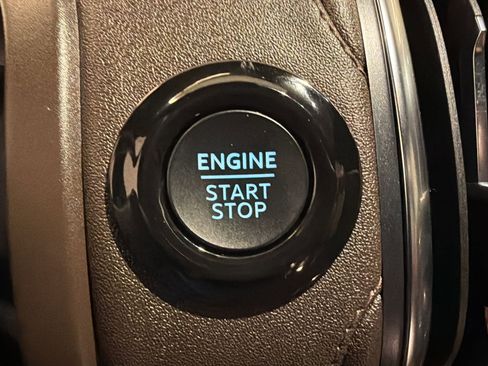 Used 2025 Ford Expedition King Ranch AWD/4WD image 26