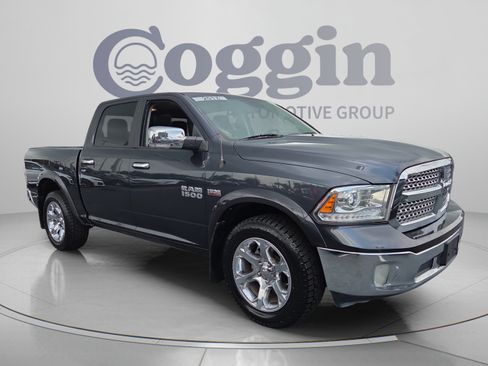 Used 2017 RAM 1500 Laramie AWD/4WD image 7