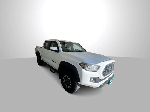 Used 2019 Toyota Tacoma TRD Off-Road AWD/4WD image 2