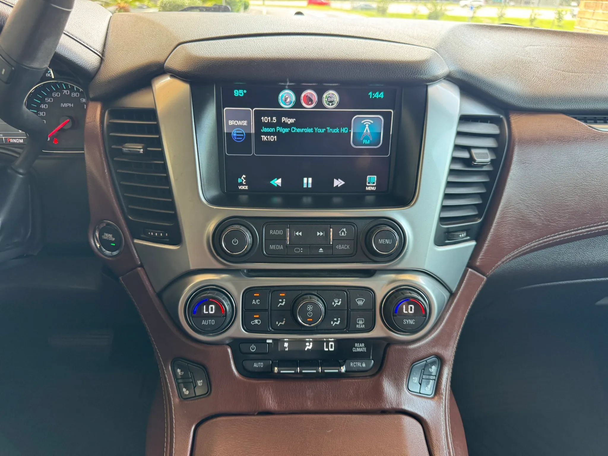 Used 2015 Chevrolet Suburban LTZ AWD/4WD image 29
