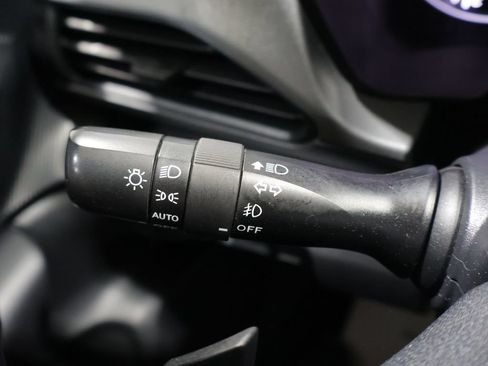Used 2025 Subaru Crosstrek 2.5i Premium AWD/4WD image 36