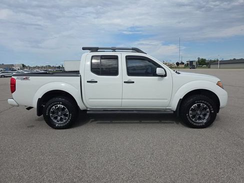Used 2021 Nissan Frontier PRO-4X w/ Pro-4x Utility Package AWD/4WD image 14