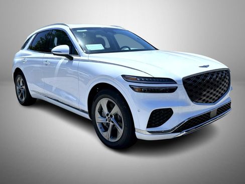 New 2026 Genesis GV70 2.5T Advanced w/ G1 Accessory Package AWD/4WD image 3