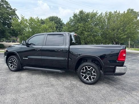 Used 2025 RAM 1500 Laramie AWD/4WD image 4