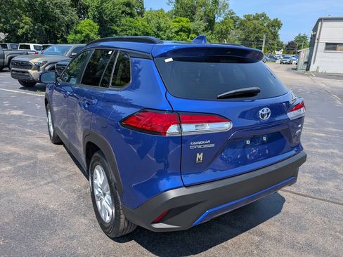 Used 2023 Toyota Corolla Cross LE w/ Moonroof Package AWD/4WD image 6