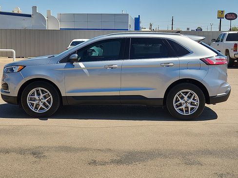 Used 2024 Ford Edge SEL w/ Convenience Package image 2