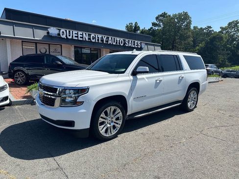 Used 2015 Chevrolet Suburban LT RWD image 1