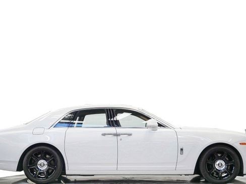 Used 2013 Rolls-Royce Ghost RWD image 2