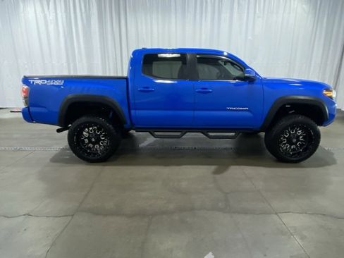 Used 2020 Toyota Tacoma TRD Off-Road image 3