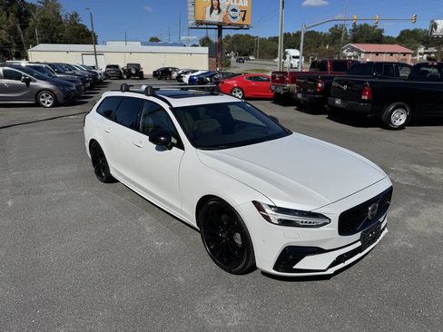 Used 2021 Volvo V90 T5 R-Design image 29