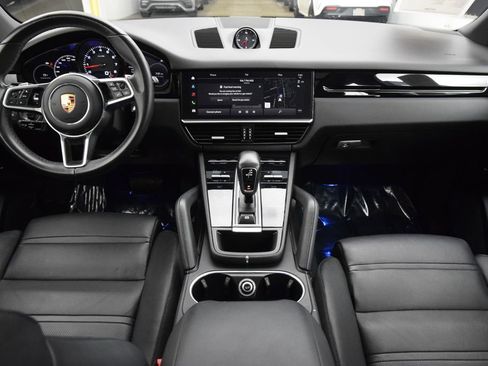 Used 2022 Porsche Cayenne AWD/4WD image 21