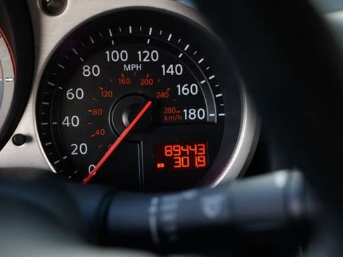 Used 2010 Nissan 370Z Touring image 47