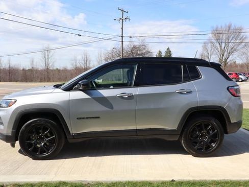 Used 2022 Jeep Compass Altitude w/ Convenience Group image 26