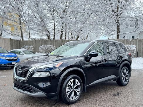 Used 2023 Nissan Rogue SV w/ SV Premium B Package image 2