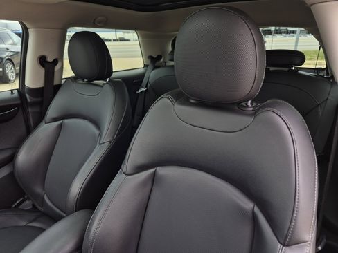 Used 2020 MINI Cooper S w/ Premium Package image 23