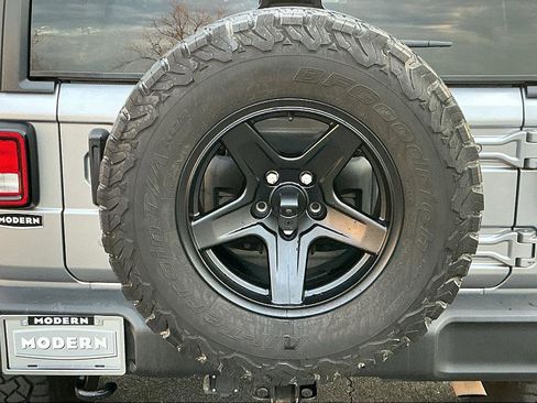 Used 2018 Jeep Wrangler Unlimited Sport S image 9