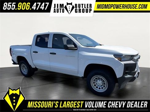 Used 2024 Chevrolet Colorado W/T w/ WT Convenience Package II image 2