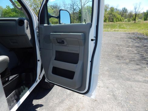 Used 2014 Ford E-350 and Econoline 350 Super Duty w/ Power Windows & Locks Group RWD image 14