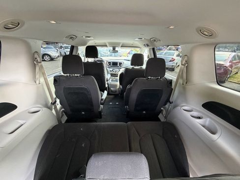 Used 2018 Chrysler Pacifica Touring Plus FWD image 16